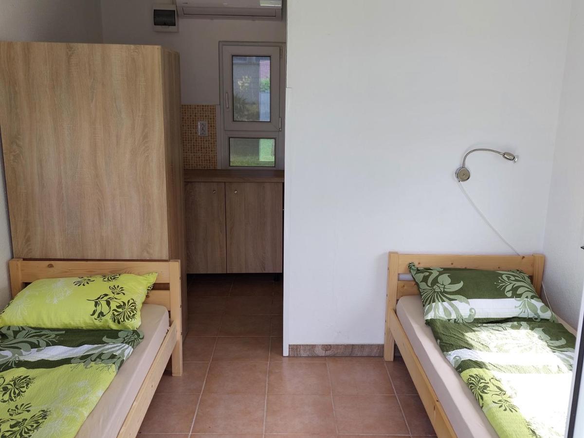 Szárszó apartman és kempingház Apartamento Balatonszarszo Exterior foto